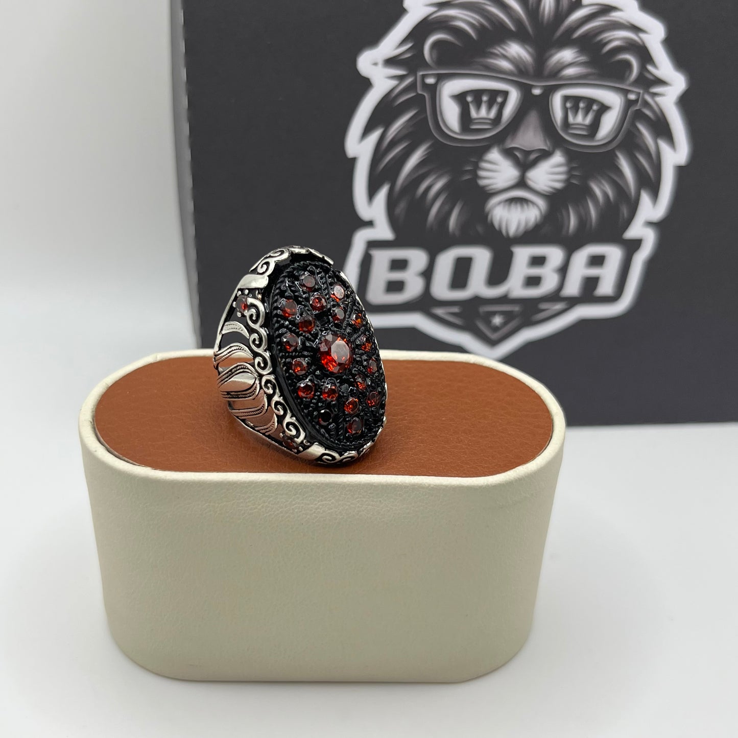 خاتم الملوك احمر