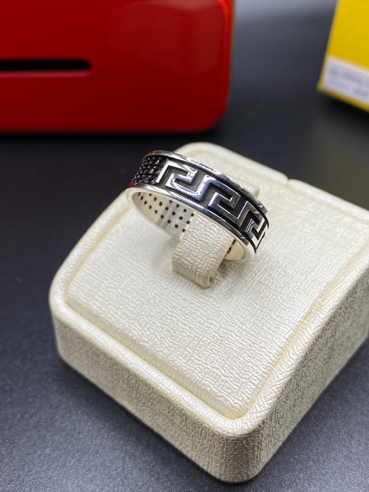 Anneau black versace
