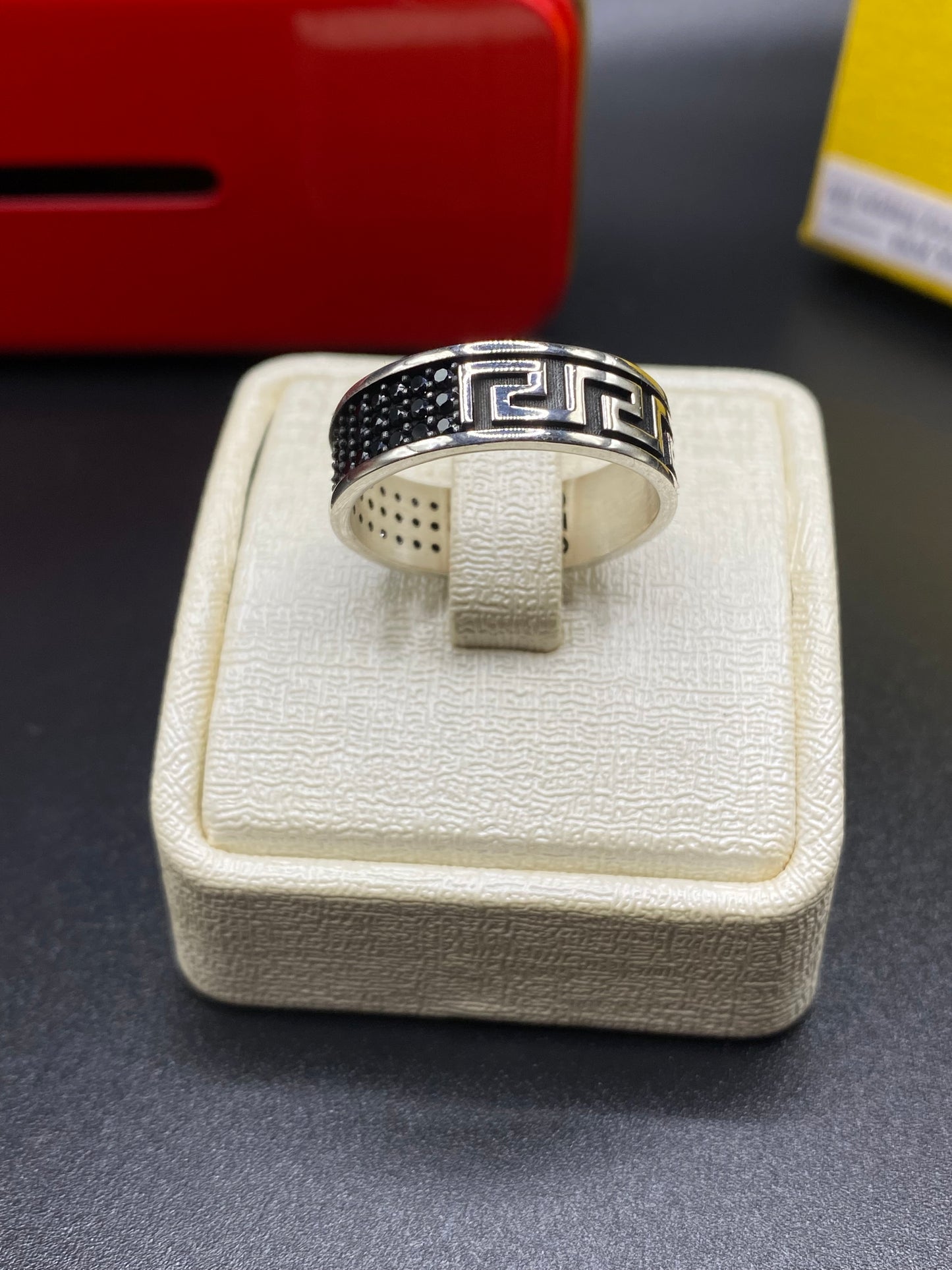 Anneau black versace